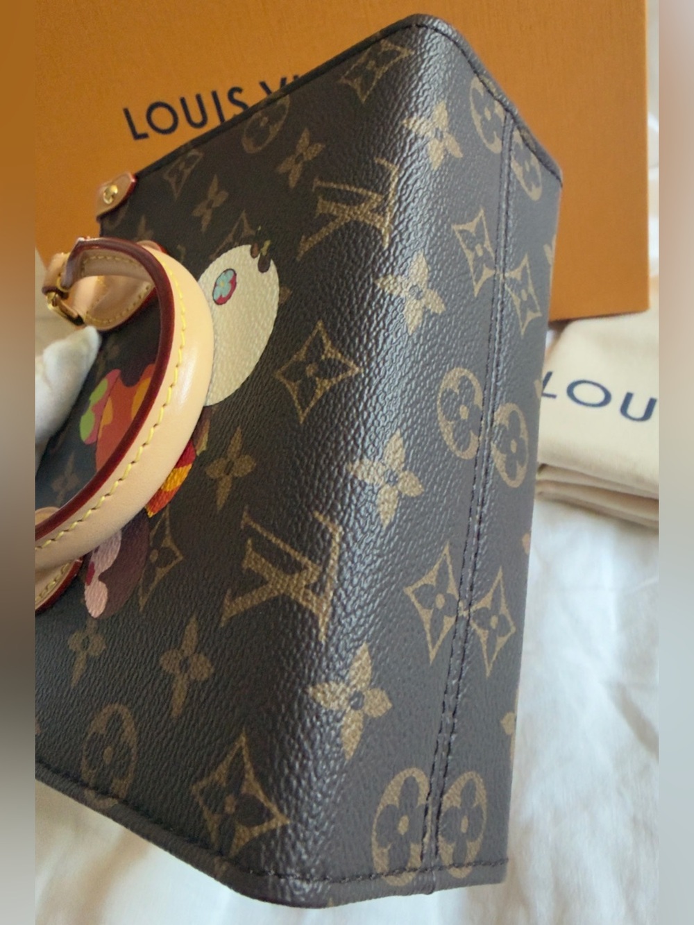 Louis Vuitton Takashi Murakami OnTheGo BB Panda Monogram Limited Edition M13668 - Picture 11 of 17